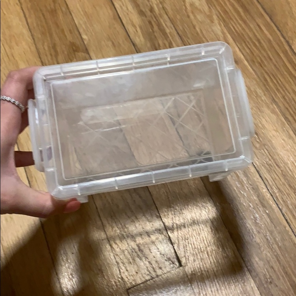 Container - Picture 2 of 3